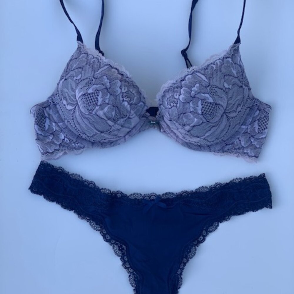 VICTORIA'S SECRET Plunge Push-up Bra Blue w/Lace Underwire 36B – Free Blue Thong